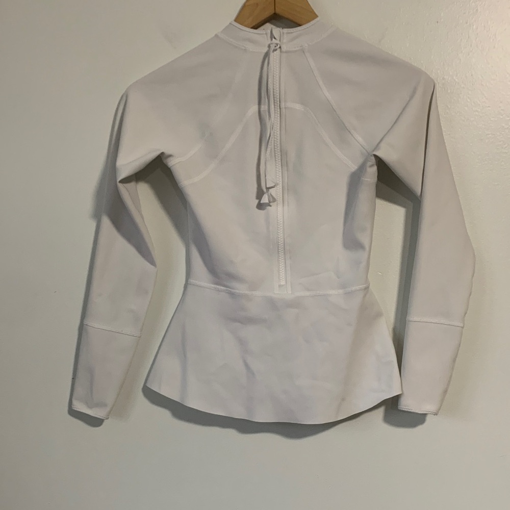 Lululemon Athletica White Free To Paddle Top - Picture 4 of 9